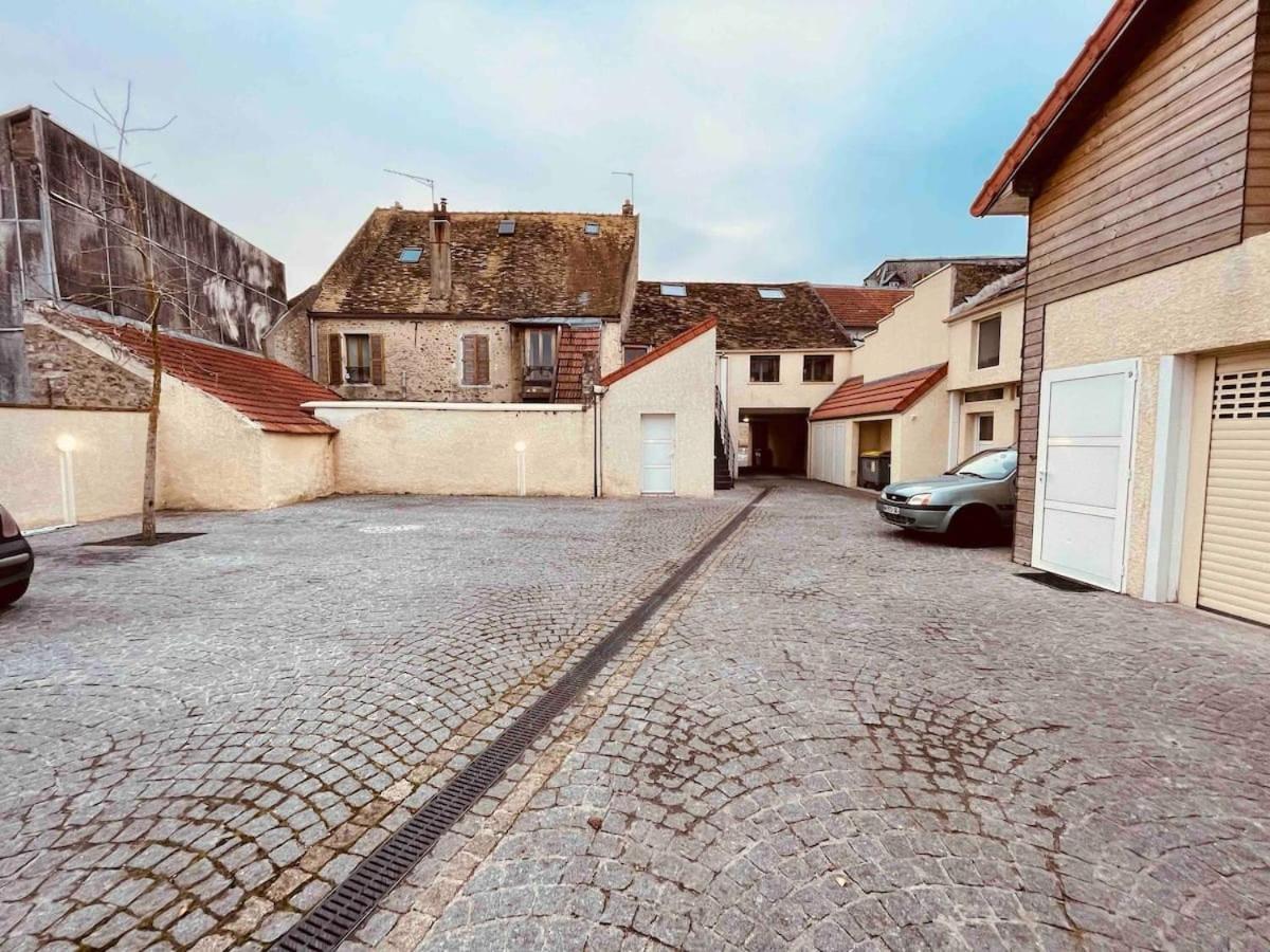 Downtown Private Parking Apartment